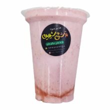 شیک موز توتفرنگی طبیعی ترش و شیرین – 0.5 لیتر